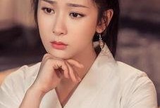 爆料杨紫被人追的视频是真的吗,真相究竟如何？